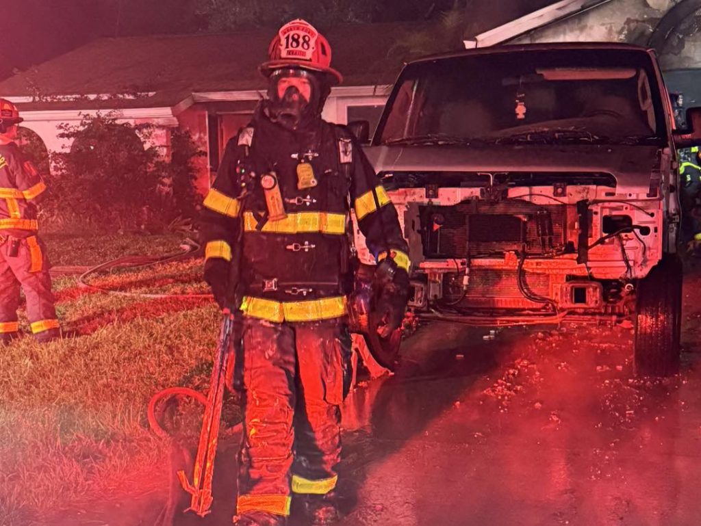 Firefighters Rescue Four Cats and a Dog Using Tiny Oxygen Masks 3 Hero firefighters in Florida saved 4 cats and a dog from a house fire using pet oxygen masks, proving lifesaving tools aren't just for humans. Read the full story!