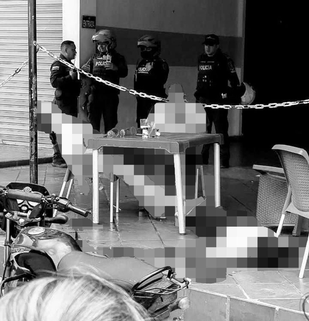 Hitmen Kill Mum, Dad, and Daughter During Lunch, Leaving Son Orphaned 3 A Colombian family was brutally attacked by hitmen during lunch, leaving three dead and a son critically injured. Community pillars, their loss shocks Aguachica.
