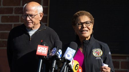 Los Angeles wildfire czar’s $500K paycheck for 90 days of work draws swift blowback, mayor reverses course 7ca4002e gettyimages 2195876625