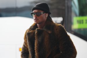 Chiefs’ DeAndre Hopkins Pays Tribute to Late Father With Unique Tunnel Fit kansas city chiefs deandre hopkins