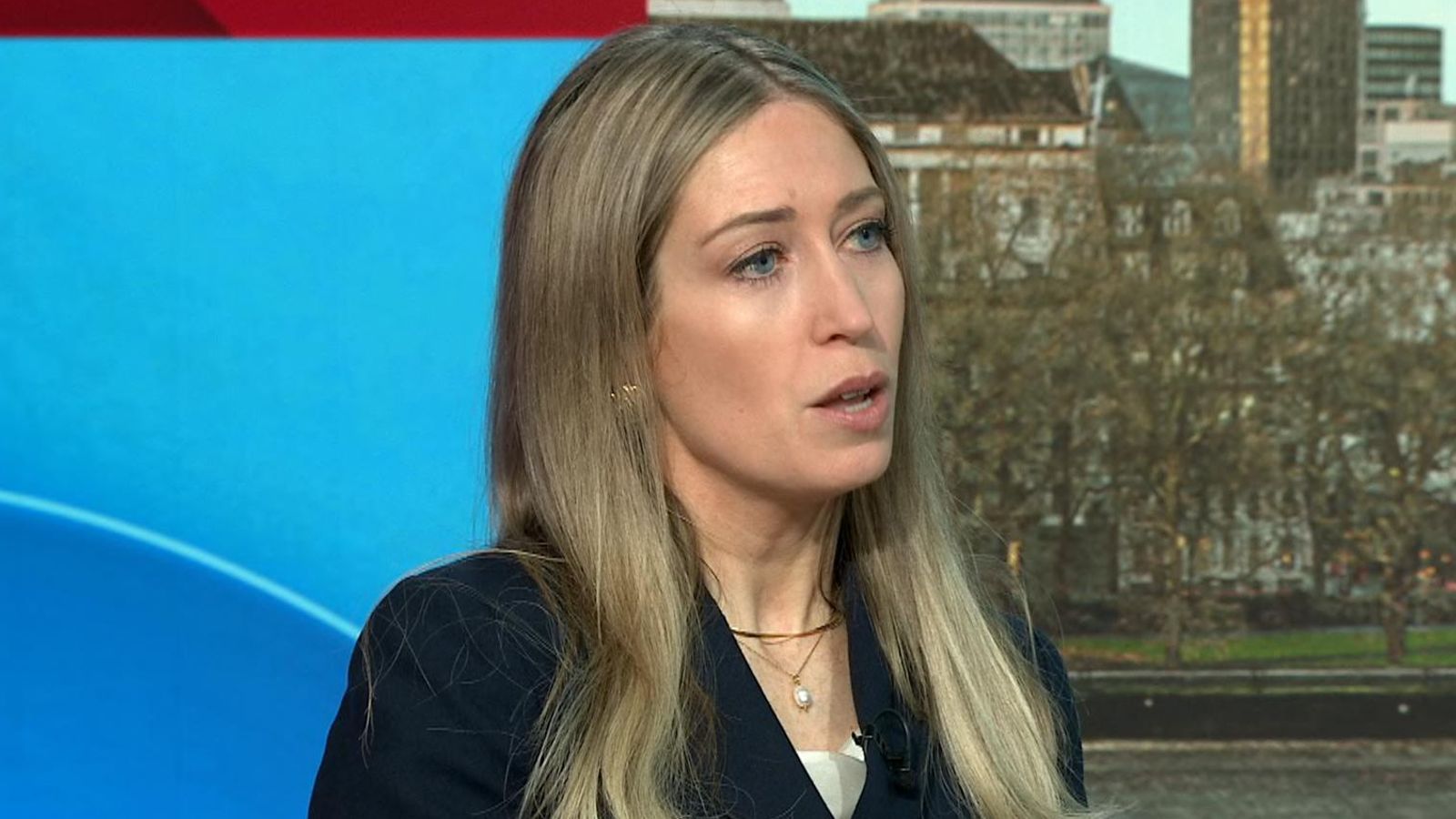 'I banned my kids from using smartphones - headteachers who don't are wrong' 1 skynews laura trott nhs shadow education 6858456