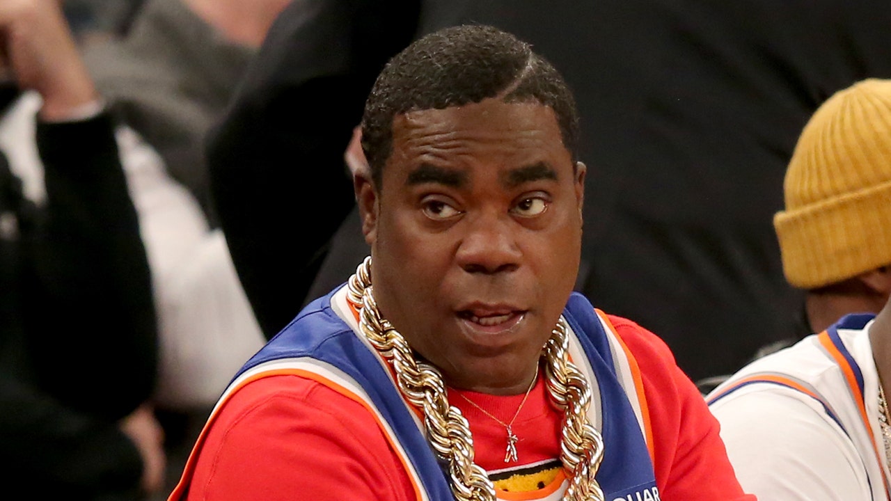Actor Tracy Morgan leaves Knicks game in wheelchair after throwing up in courtside seat 1 tracy morgan 1