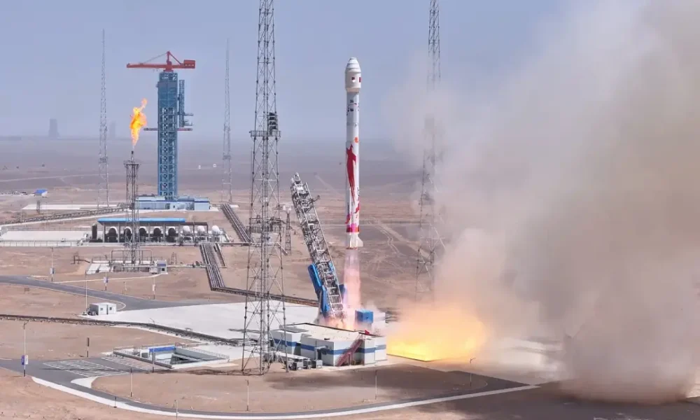 China’s LandSpace Launches Improved Methane-Powered Rocket with Six Satellites