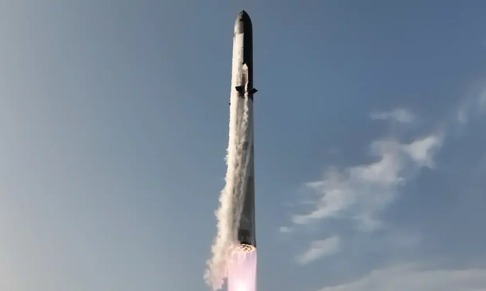 Elon Musk’s Starship Rocket Breaks Apart Mid-Flight Over Indian Ocean