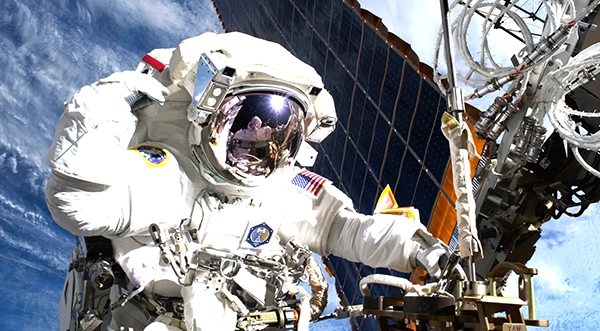 NASA Astronauts to Join Live Q&A with Students in New York and Ohio 1 NASA Astronauts to Join Live Q&A with Students in New York and Ohio