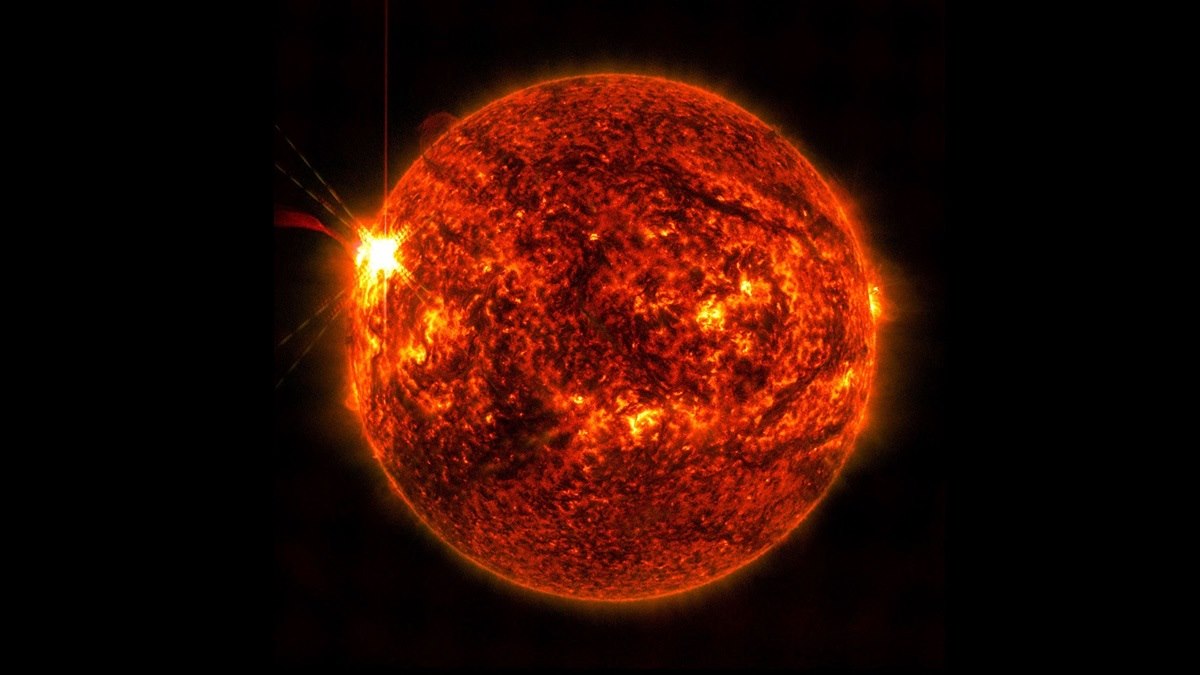 NASA Warns of New Solar Flares That Could Disrupt Earth Communications 1 NASA Warns of New Solar Flares That Could Disrupt Earth Communications